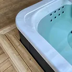 Idyllic Unikko With Jacuzzi And Sauna Дом отдыха