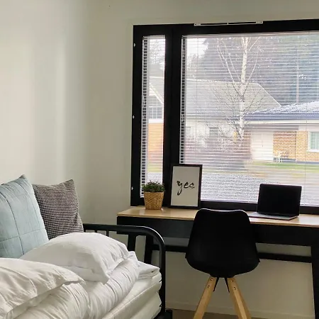 펜션 Idyllic Unikko With Jacuzzi And Sauna 포리