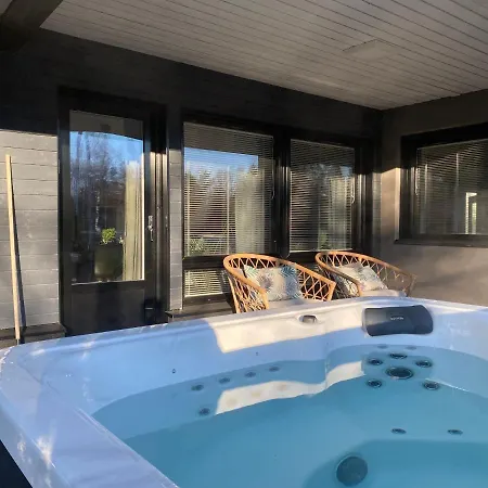 Idyllic Unikko With Jacuzzi And Sauna Dom wakacyjny *