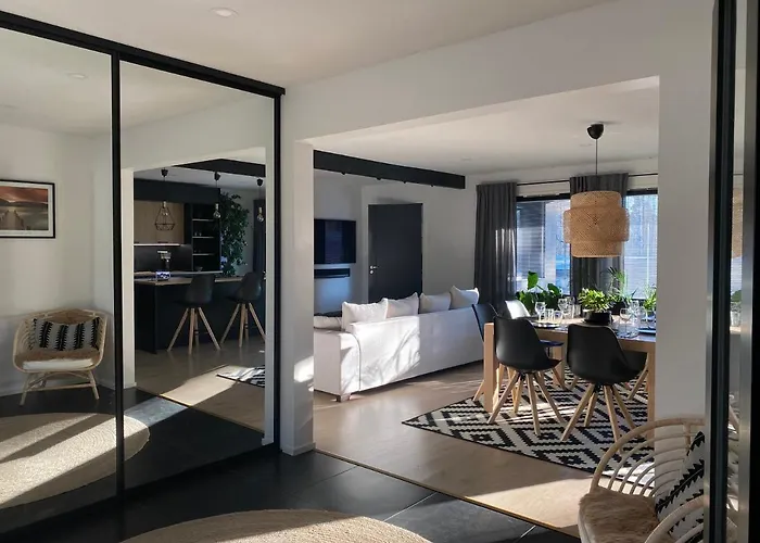 Semesterbostad Idyllic Unikko With Jacuzzi And Sauna