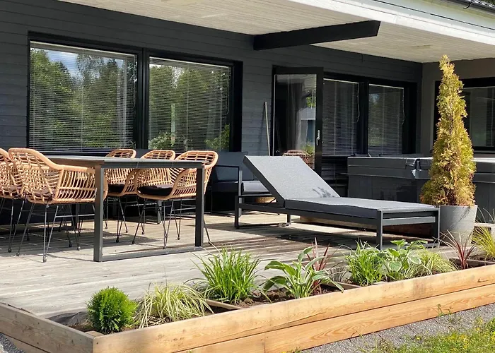 Semesterbostad Idyllic Unikko With Jacuzzi And Sauna