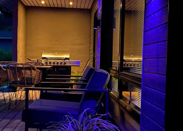 Idyllic Unikko With Jacuzzi And Sauna Björneborg