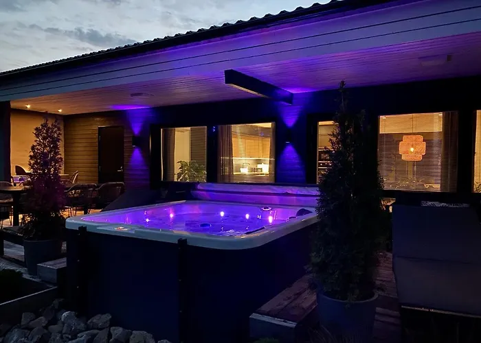 Idyllic Unikko With Jacuzzi And Sauna * Björneborg